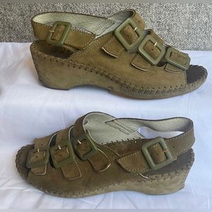 LA PLUME GREEN LEATHER PUMPS | WEDGES SIZE 35 ( US 5) MADE IN ITALY